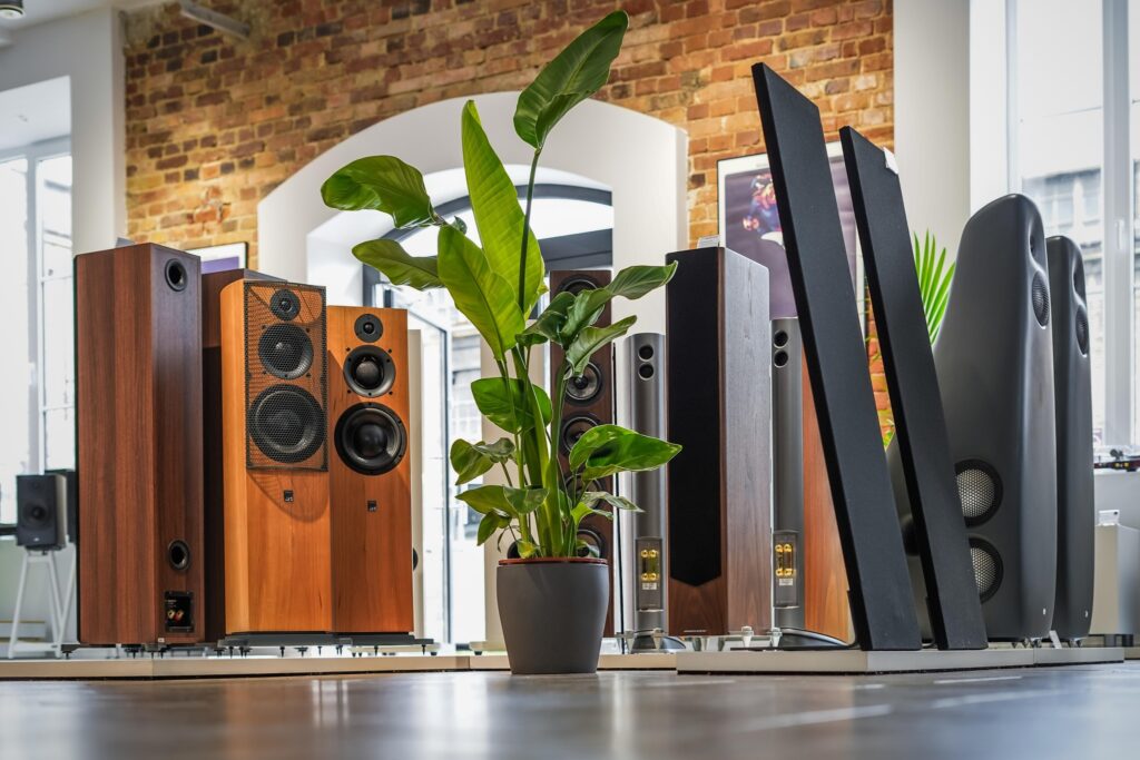 Jak wybrać pierwszy zestaw hi-fi stereo? Porady ze sklepu audio